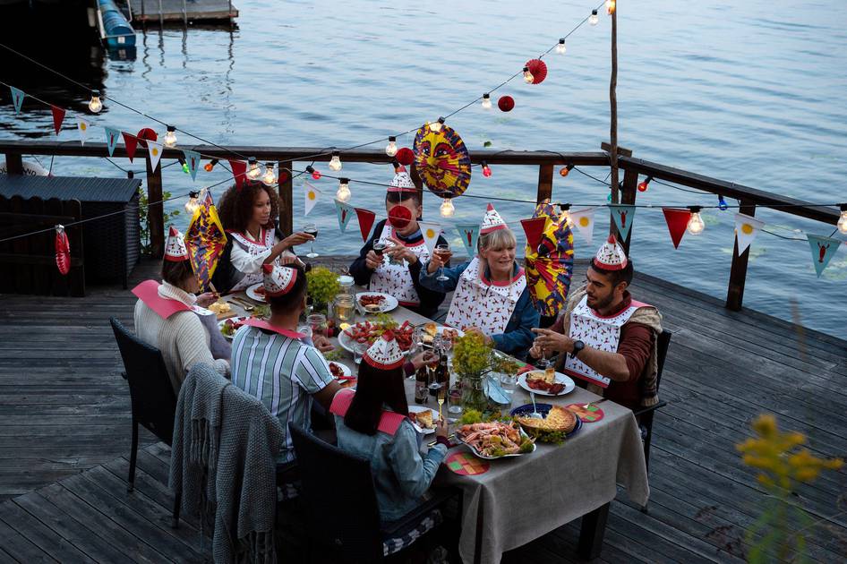 Kräftskiva table